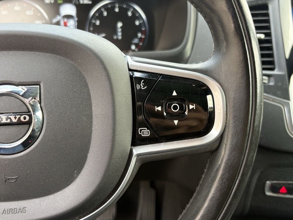 2020 Volvo XC90 T5 Momentum