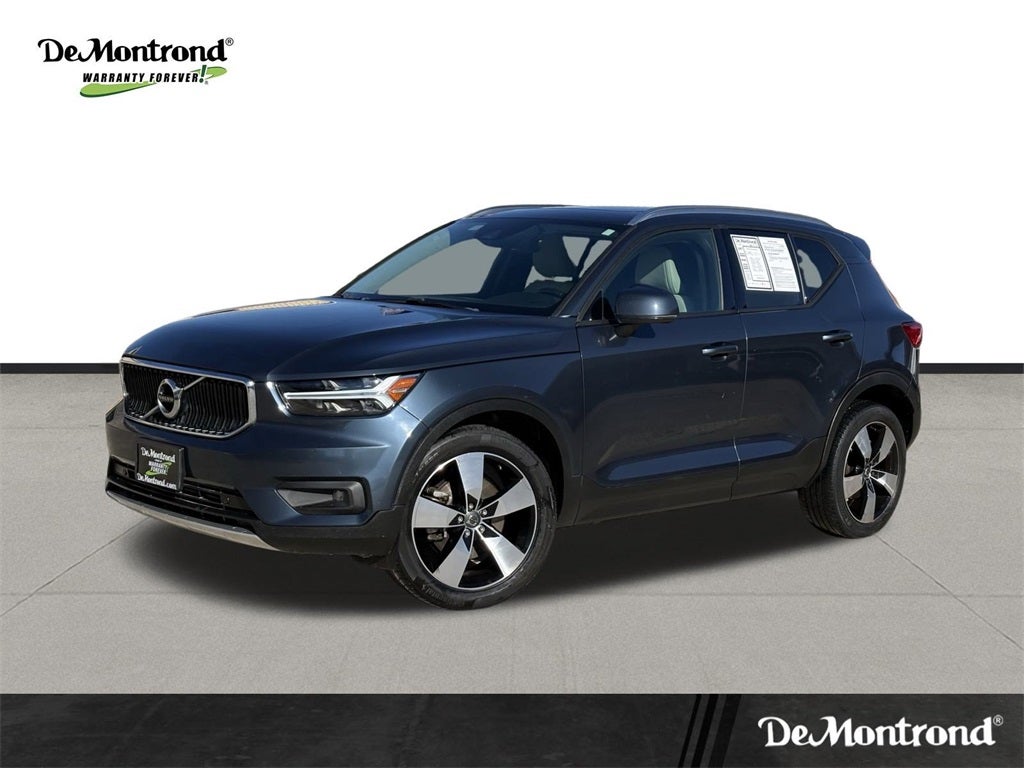 2021 Volvo XC40 Momentum