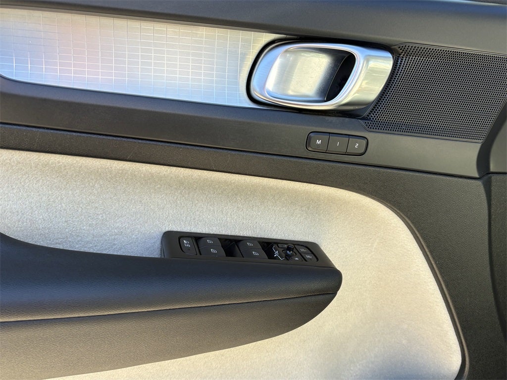 2021 Volvo XC40 Momentum