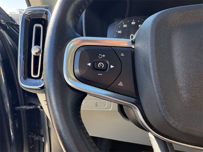 2021 Volvo XC40 Momentum