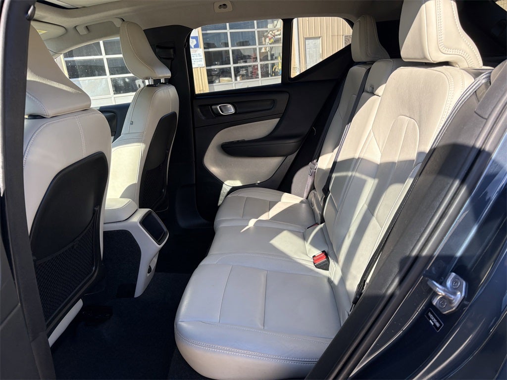 2021 Volvo XC40 Momentum