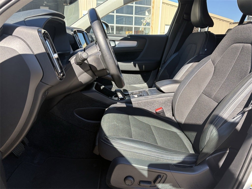 2020 Volvo XC40 Momentum