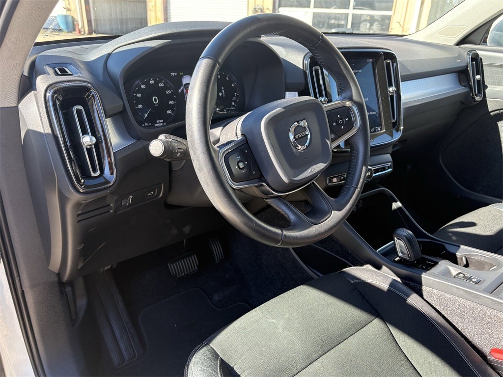 2020 Volvo XC40 Momentum