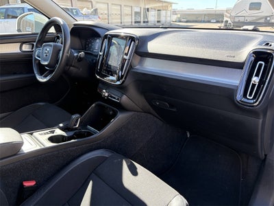 2020 Volvo XC40 Momentum