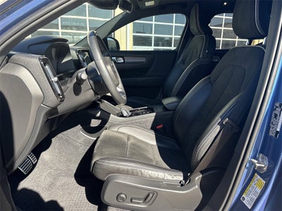 2021 Volvo XC40 R-Design