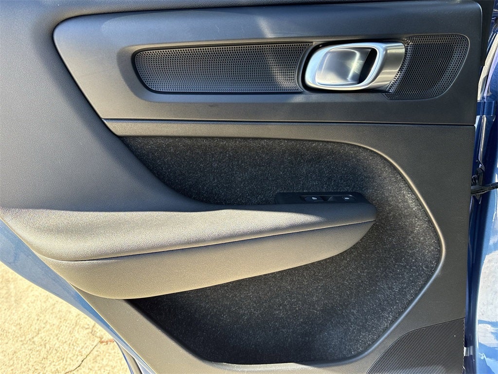 2021 Volvo XC40 R-Design