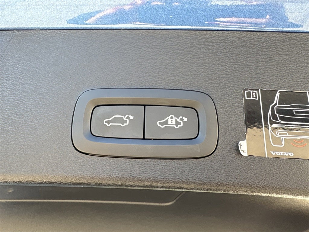 2021 Volvo XC40 R-Design