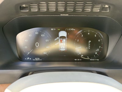 2022 Volvo XC90 T6 Momentum