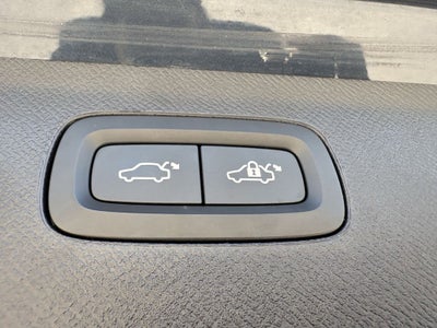 2022 Volvo XC90 T6 Momentum