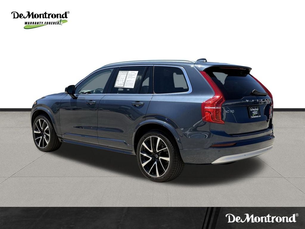 2022 Volvo XC90 T6 Momentum