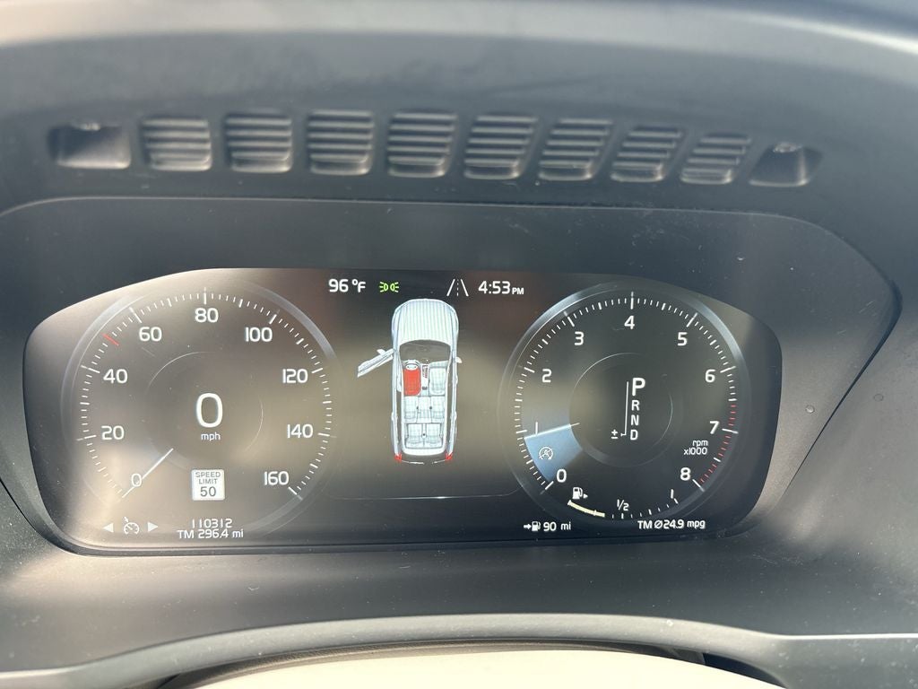 2016 Volvo XC90 T6 Momentum