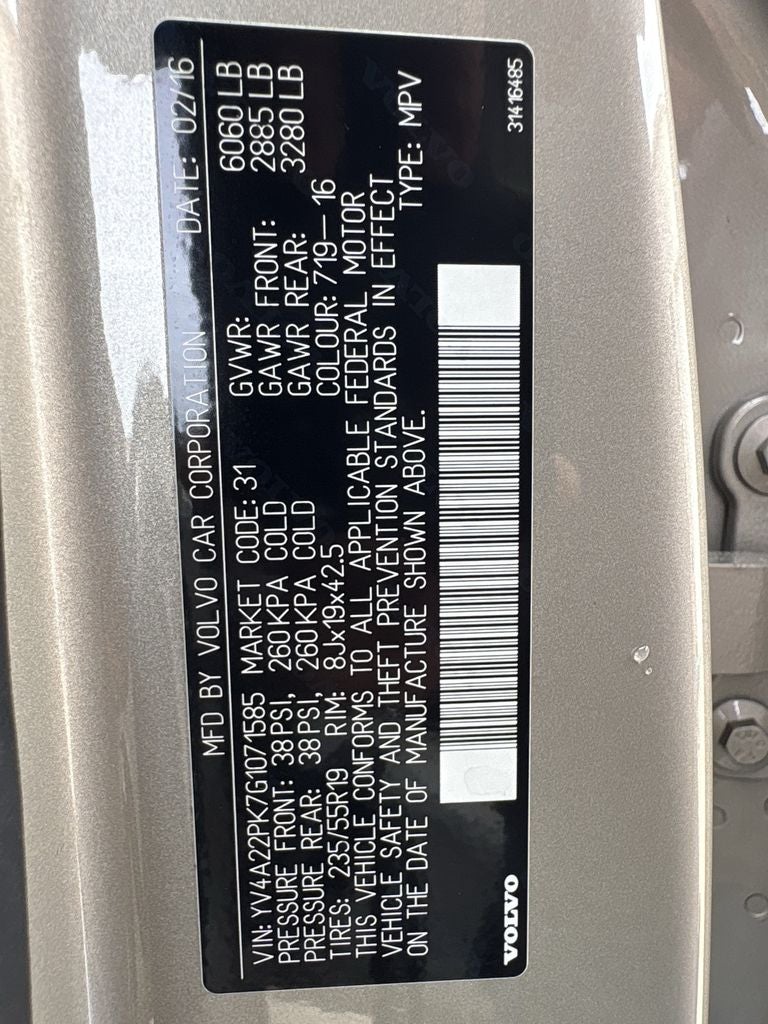 2016 Volvo XC90 T6 Momentum