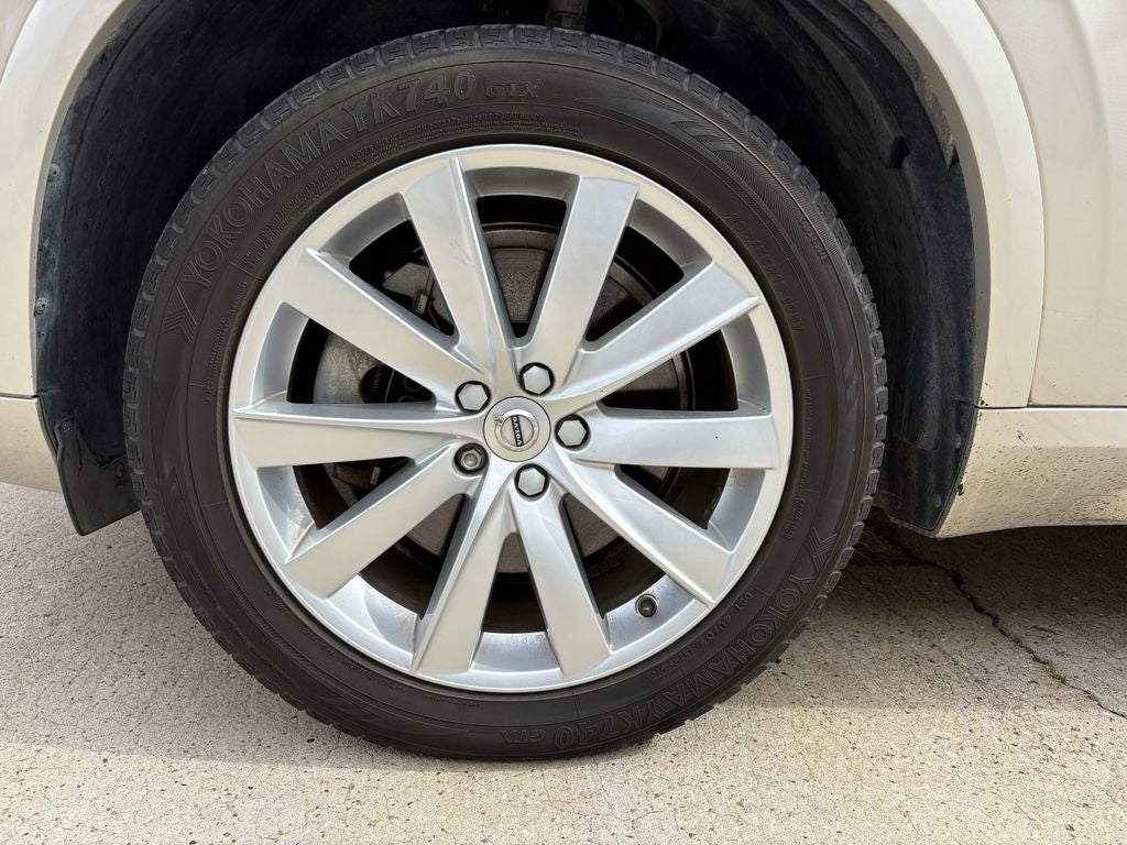 2016 Volvo XC90 T6 Momentum
