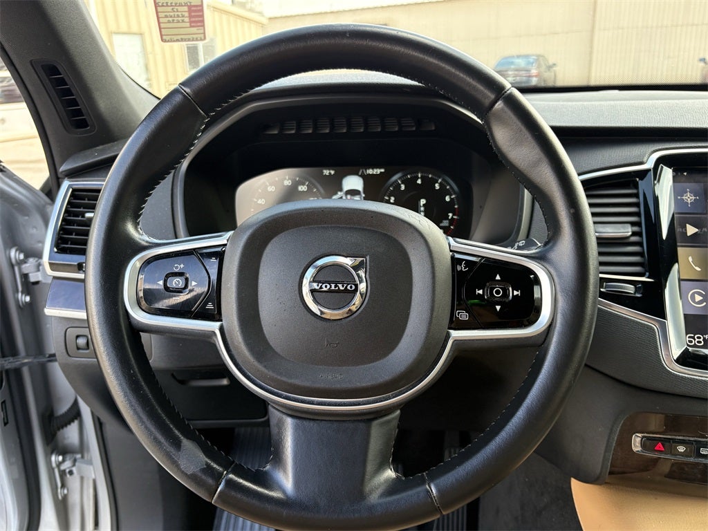 2017 Volvo XC90 T6 Momentum