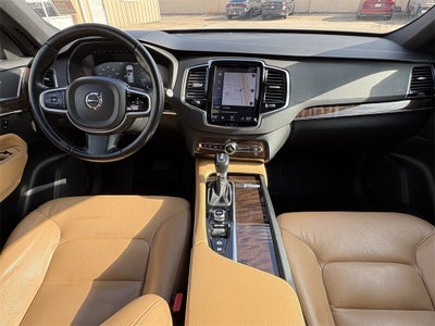 2017 Volvo XC90 T6 Momentum