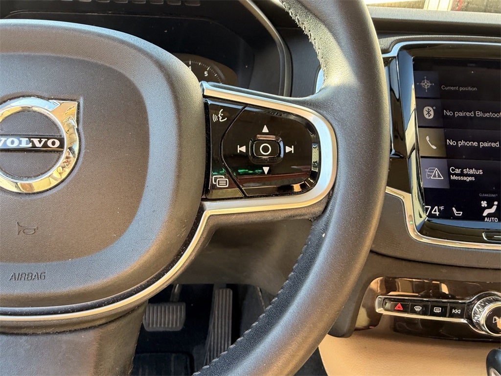 2016 Volvo XC90 T6 Momentum