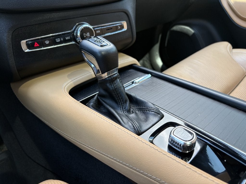 2022 Volvo XC90 T6 Inscription