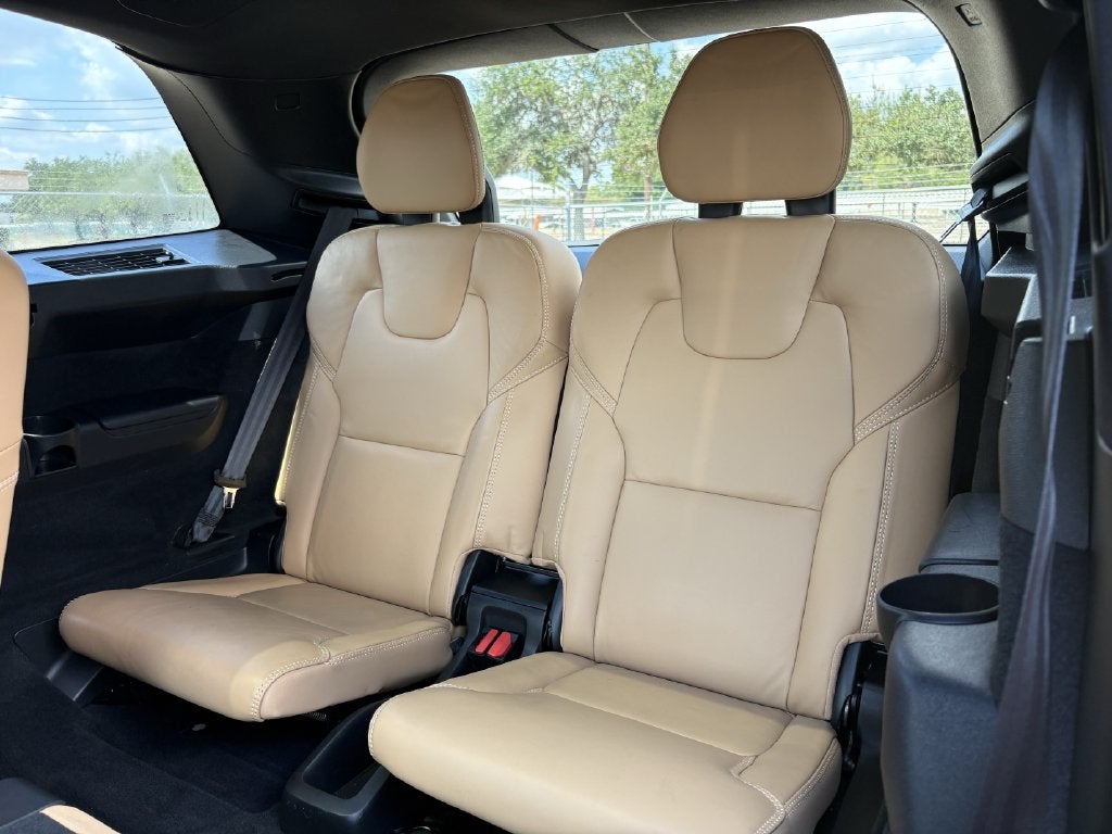 2022 Volvo XC90 T6 Inscription