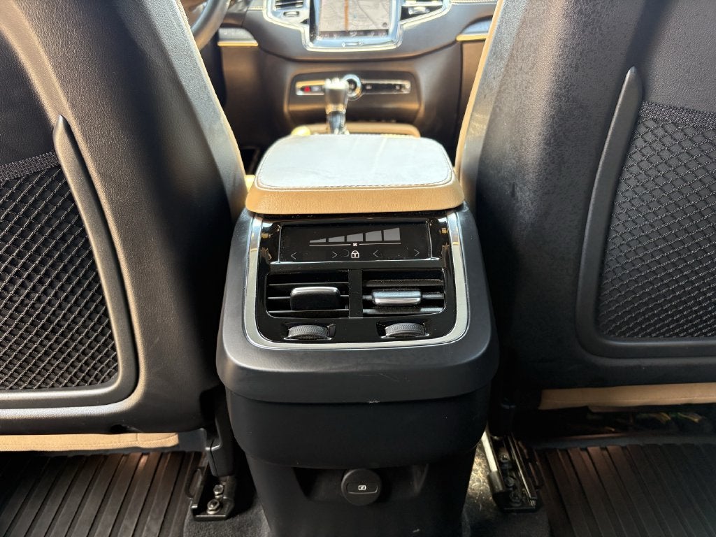 2022 Volvo XC90 T6 Inscription