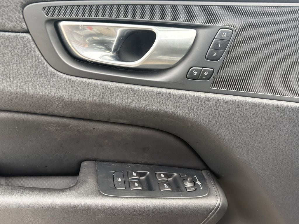 2024 Volvo XC60 B5 Core