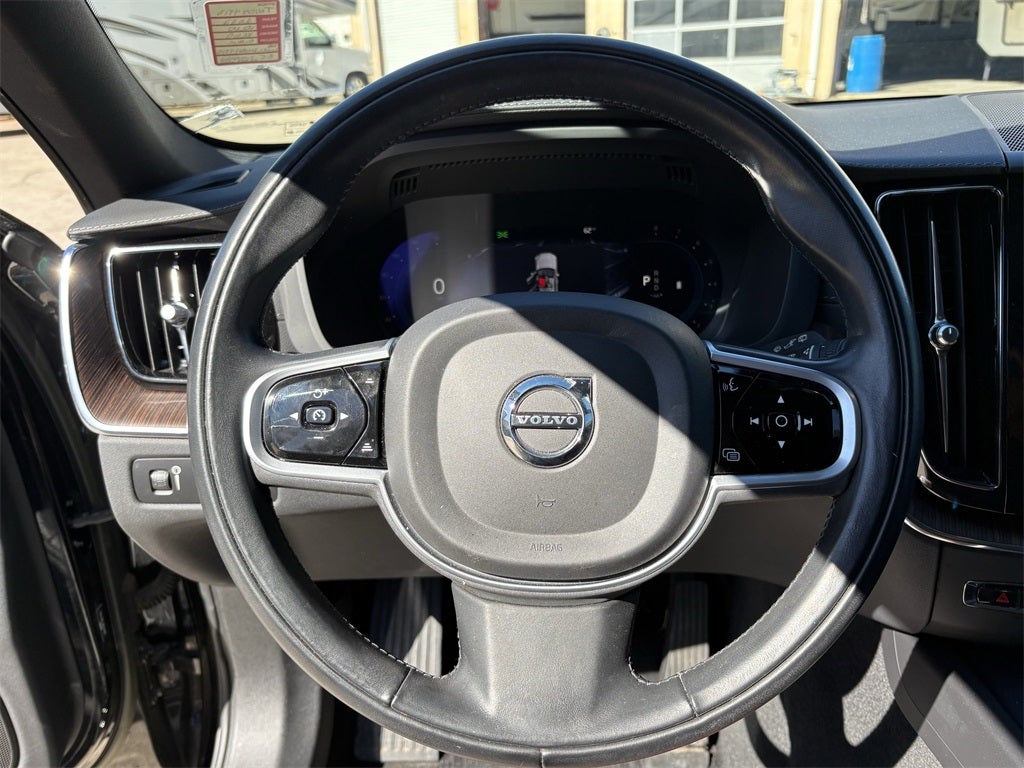 2022 Volvo XC60 B5 Inscription