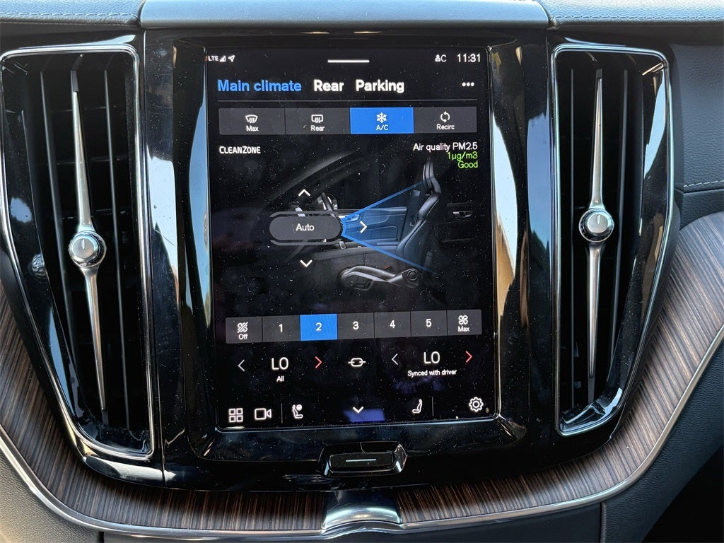 2022 Volvo XC60 B5 Inscription