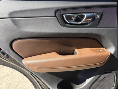 2022 Volvo XC60 B5 Inscription