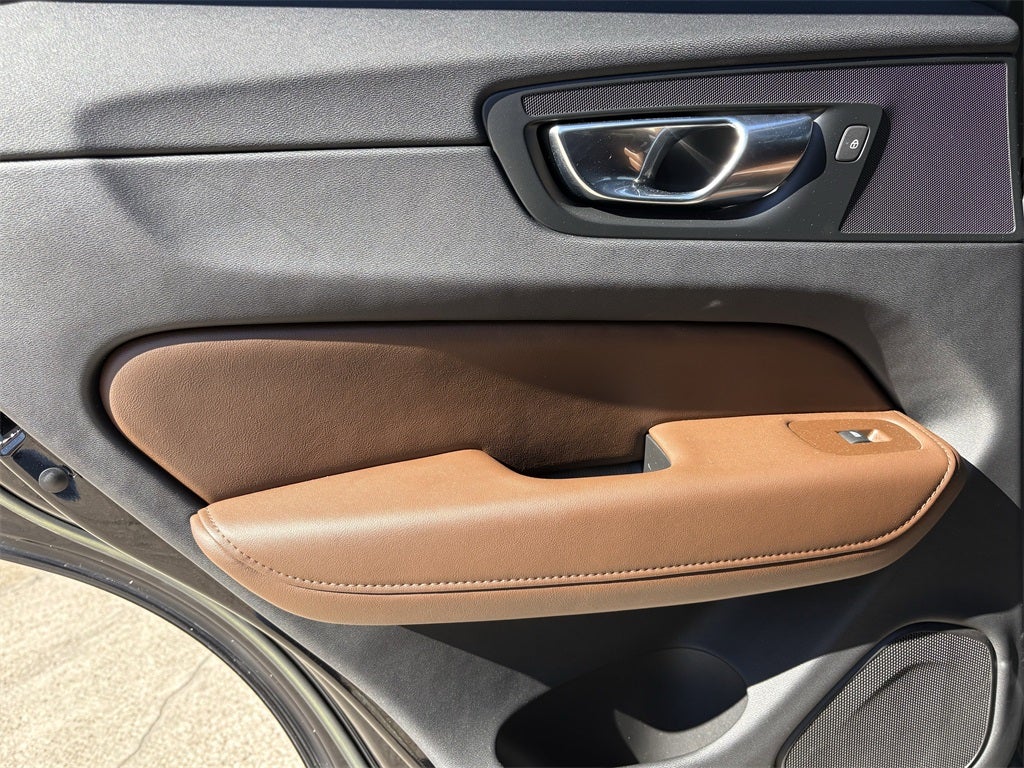 2022 Volvo XC60 B5 Inscription