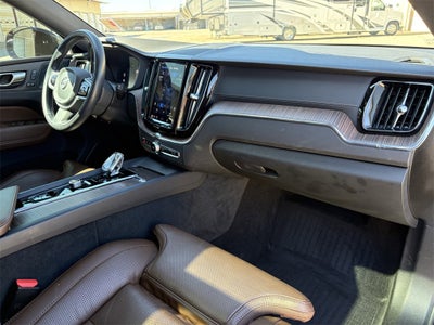 2022 Volvo XC60 B5 Inscription