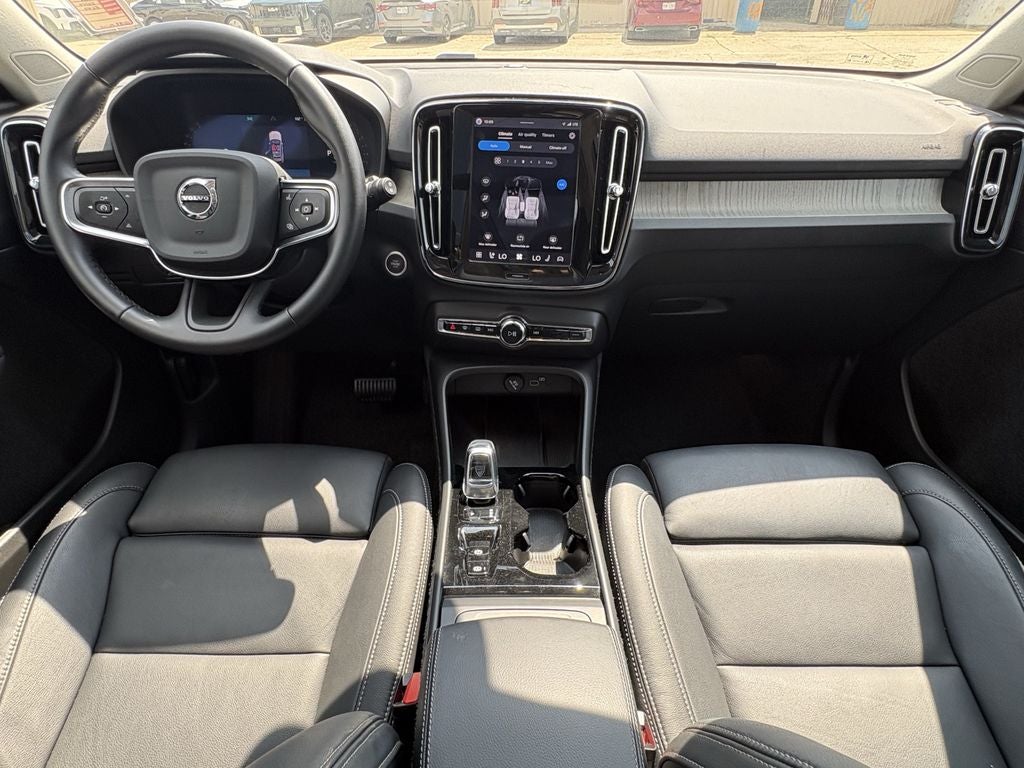 2026 Volvo XC40 B5 Plus