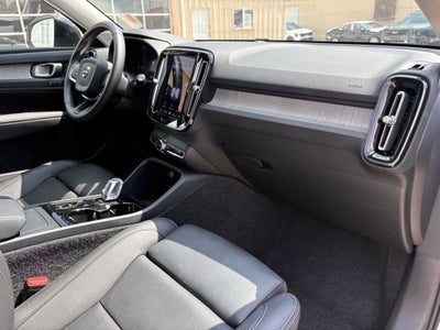 2026 Volvo XC40 B5 Plus