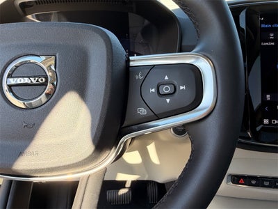 2023 Volvo XC40 Ultimate BRIGHT THEME