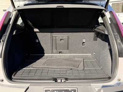 2023 Volvo XC40 Ultimate BRIGHT THEME