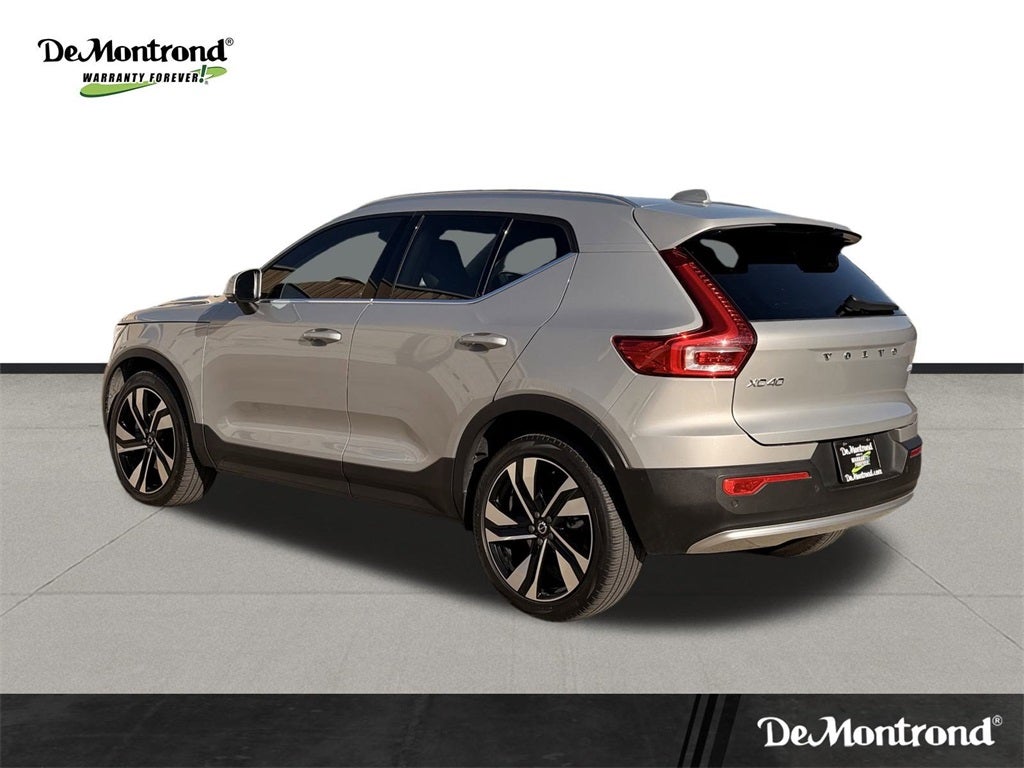 2023 Volvo XC40 Ultimate BRIGHT THEME