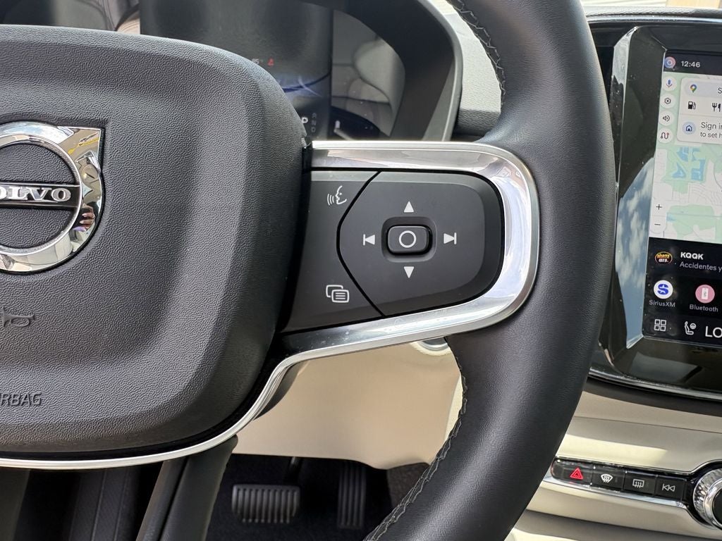 2025 Volvo XC40 B5 Ultra Dark Theme