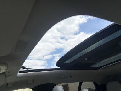 2025 Volvo XC40 B5 Ultra Dark Theme