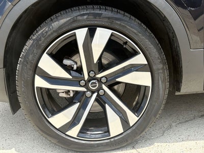 2025 Volvo XC40 B5 Ultra Dark Theme