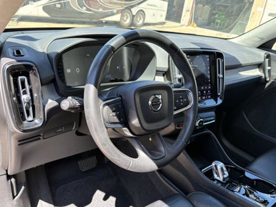 2023 Volvo XC40 B5 Plus Bright Theme