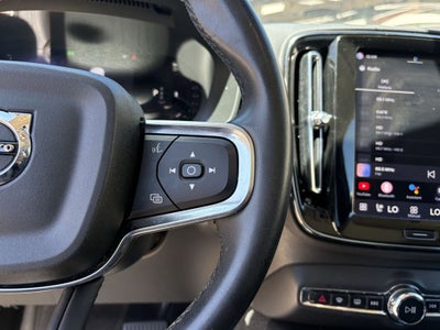 2023 Volvo XC40 B5 Plus Bright Theme