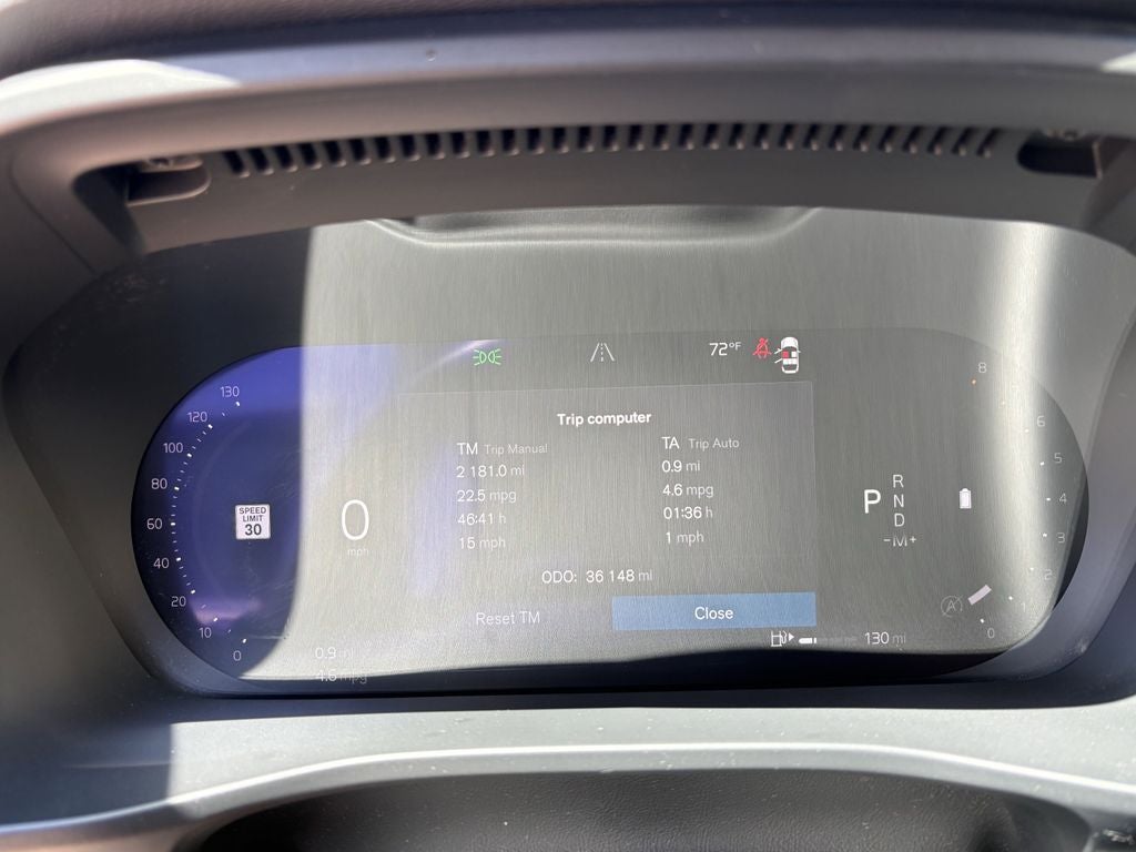 2023 Volvo XC40 B5 Plus Bright Theme