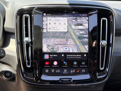 2023 Volvo XC40 B5 Plus Bright Theme