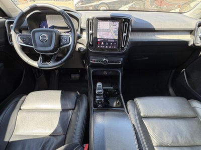 2023 Volvo XC40 B5 Plus Bright Theme