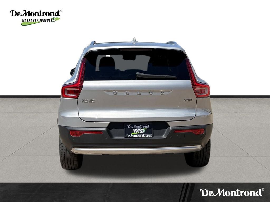 2023 Volvo XC40 B5 Plus Bright Theme