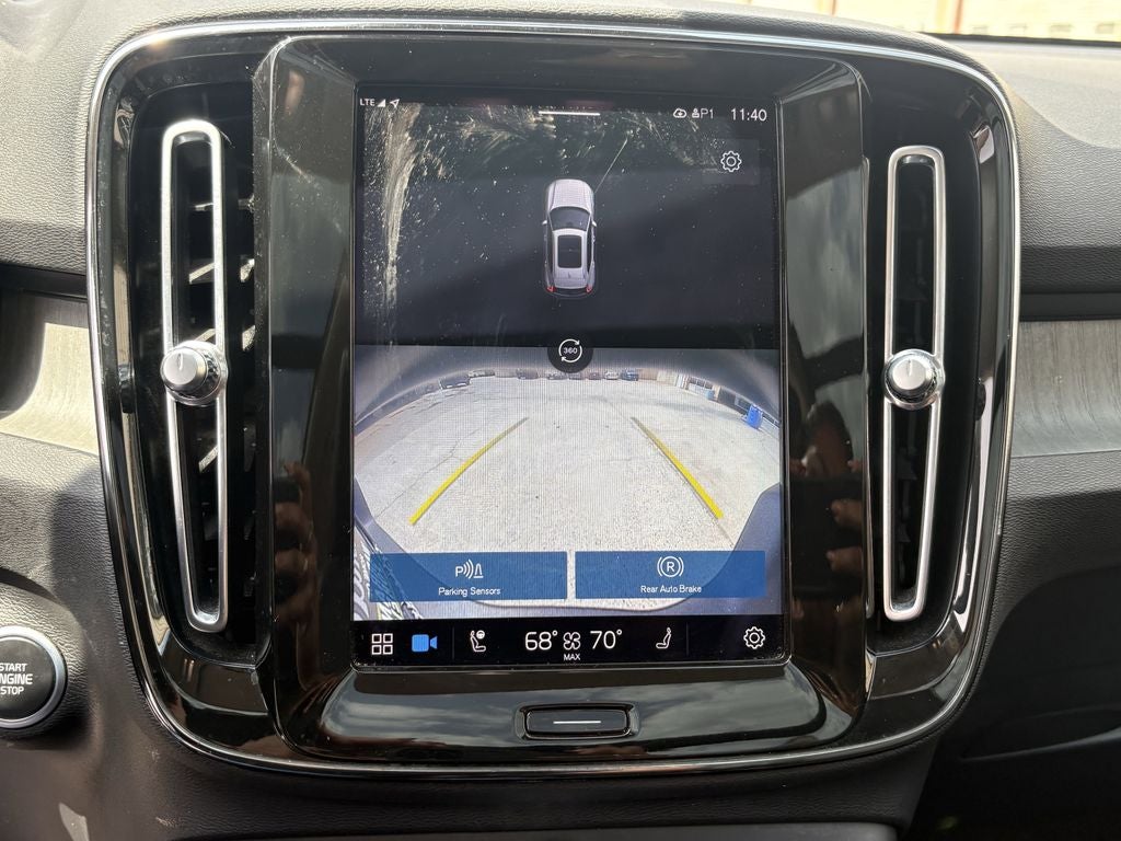 2023 Volvo XC40 B5 Plus Dark Theme