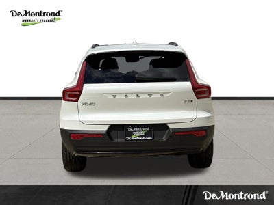 2023 Volvo XC40 B5 Plus Dark Theme