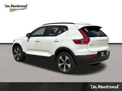 2023 Volvo XC40 B5 Plus Dark Theme