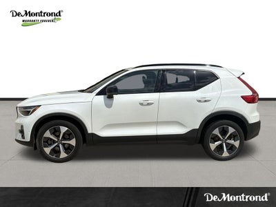 2023 Volvo XC40 B5 Plus Dark Theme