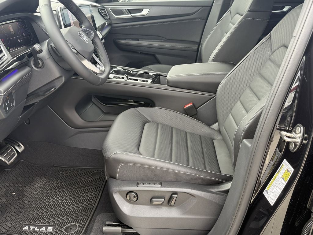2026 Volkswagen Atlas Cross Sport 2.0T SEL R-Line Black