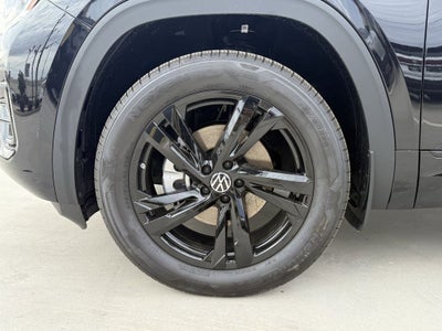 2026 Volkswagen Atlas Cross Sport 2.0T SEL R-Line Black