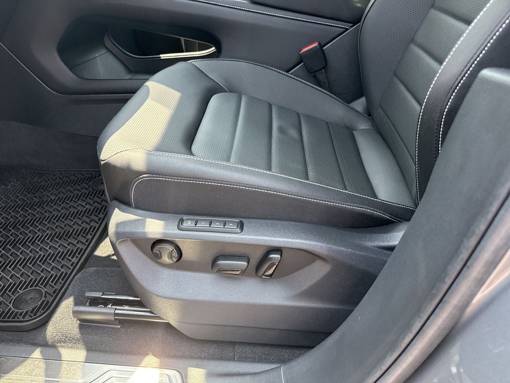 2026 Volkswagen Atlas Cross Sport 2.0T SEL R-Line Black